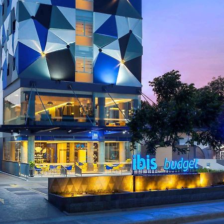 Ibis Budget Cirebon Exterior photo