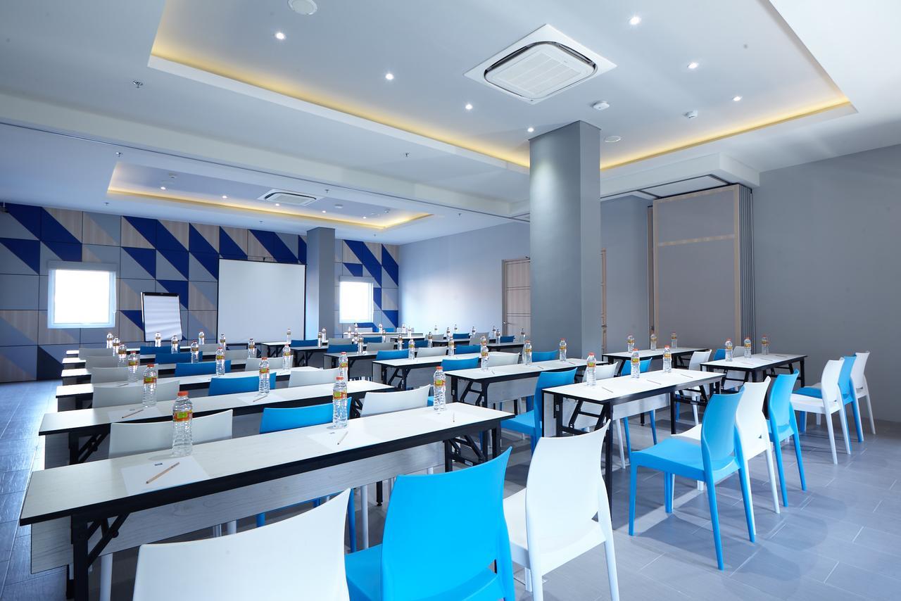Ibis Budget Cirebon Exterior photo