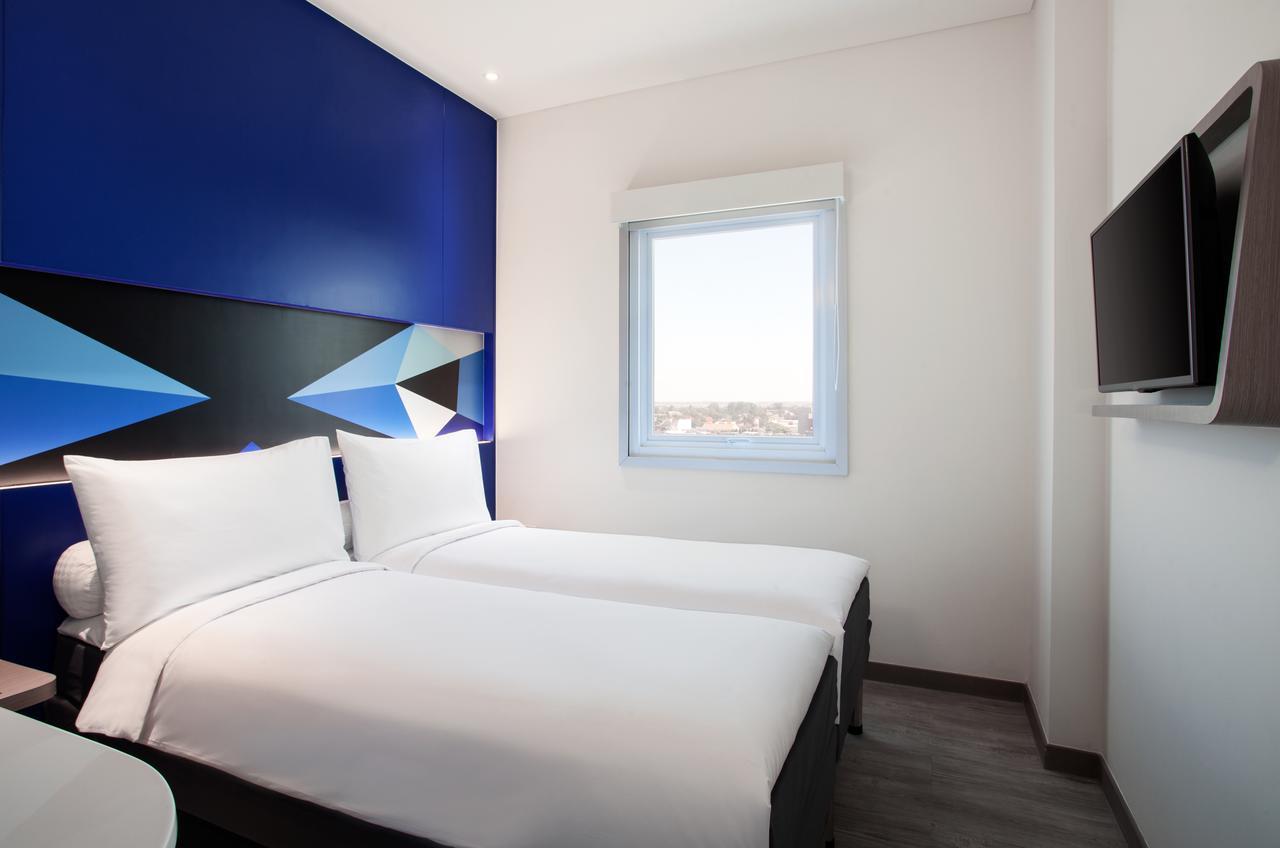 Ibis Budget Cirebon Exterior photo