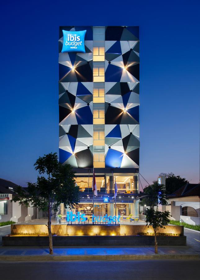 Ibis Budget Cirebon Exterior photo