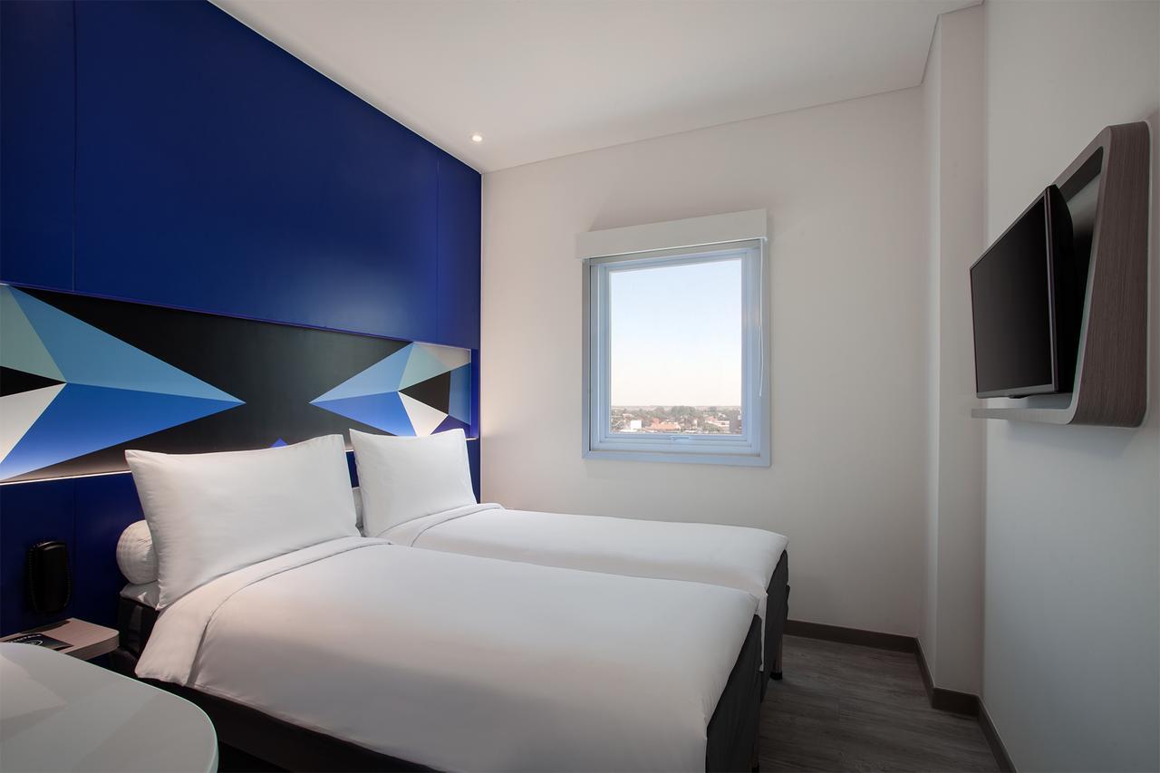 Ibis Budget Cirebon Exterior photo