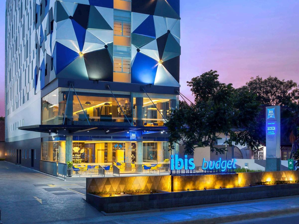 Ibis Budget Cirebon Exterior photo