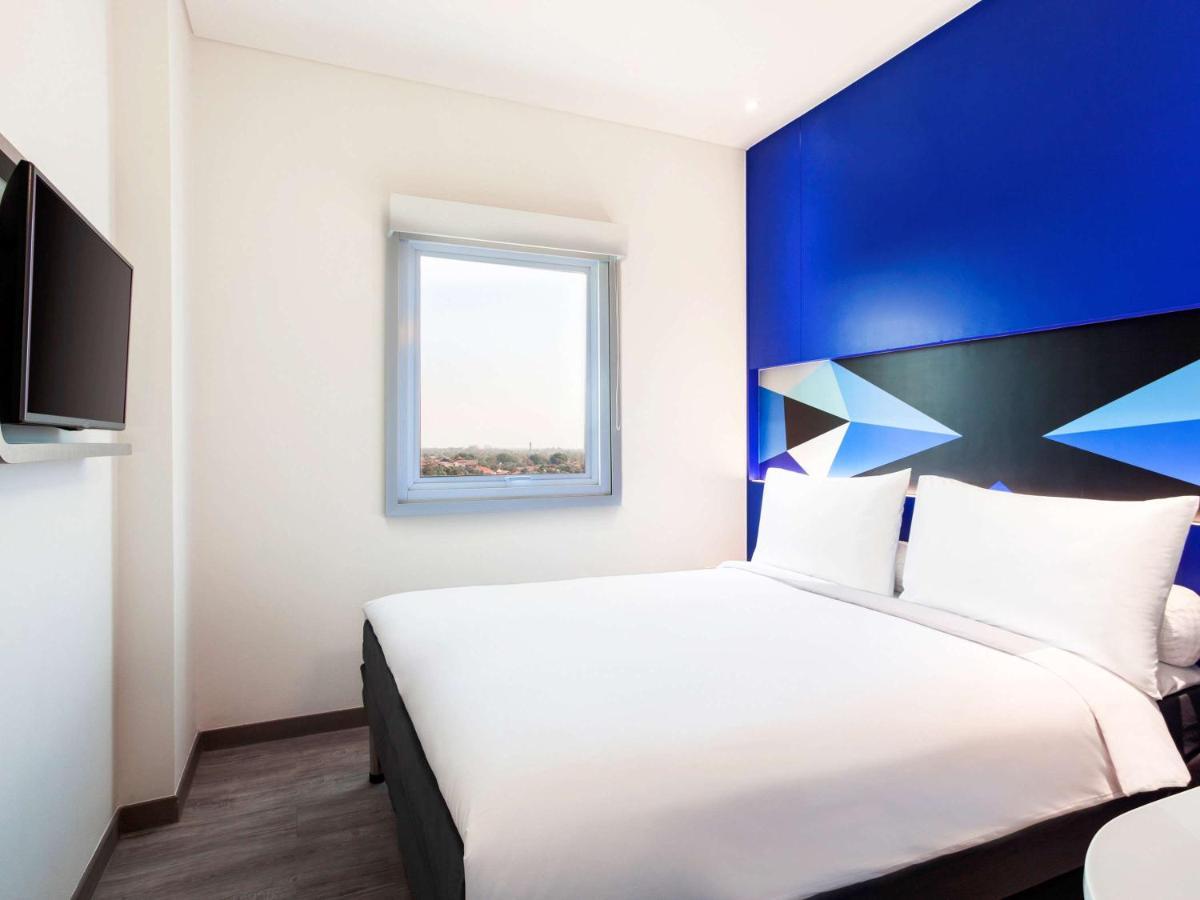 Ibis Budget Cirebon Exterior photo